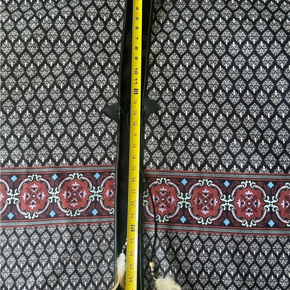 Elegant Black and Red Patterned Poncho - Picture 5 of 13